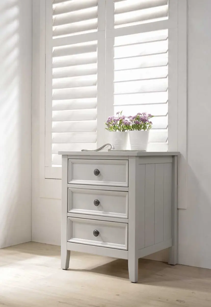 white 2 door wardobe