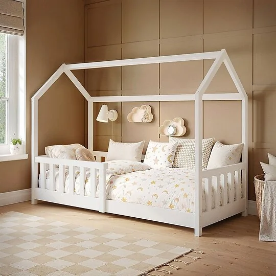 Flair Explorer shorty play house floor bed in white